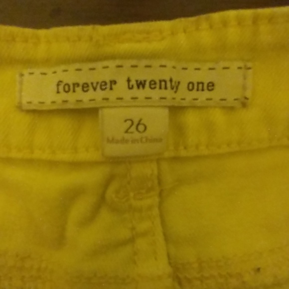 Yellow shorts - Picture 3 of 3